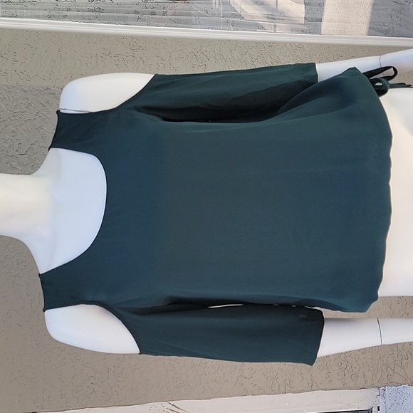 New York & Co forest green cold shoulder adjustable waist ribbon top size SX - Picture 6 of 12
